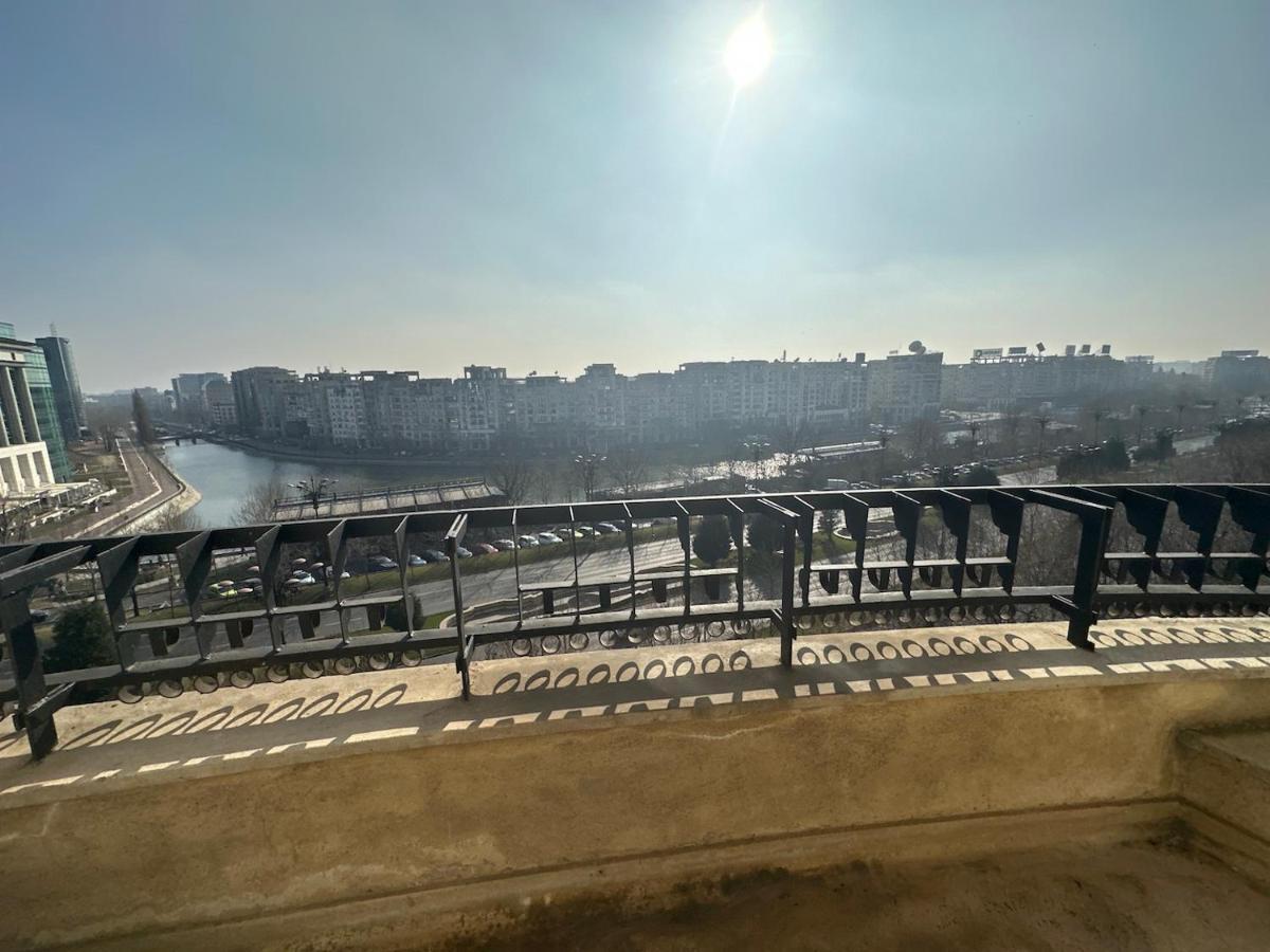 Unirii Lake Tribunal Бухарест Экстерьер фото
