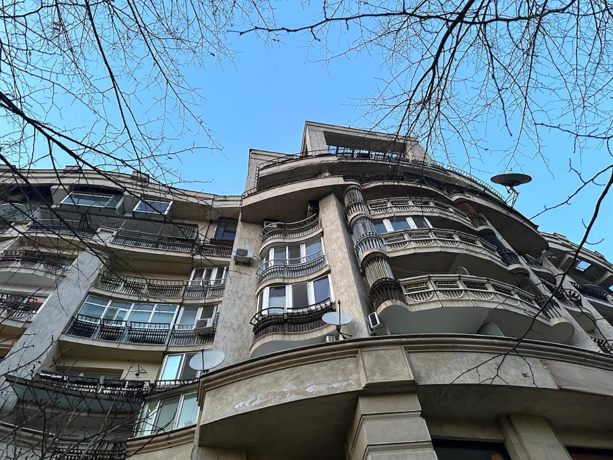 Unirii Lake Tribunal Бухарест Экстерьер фото
