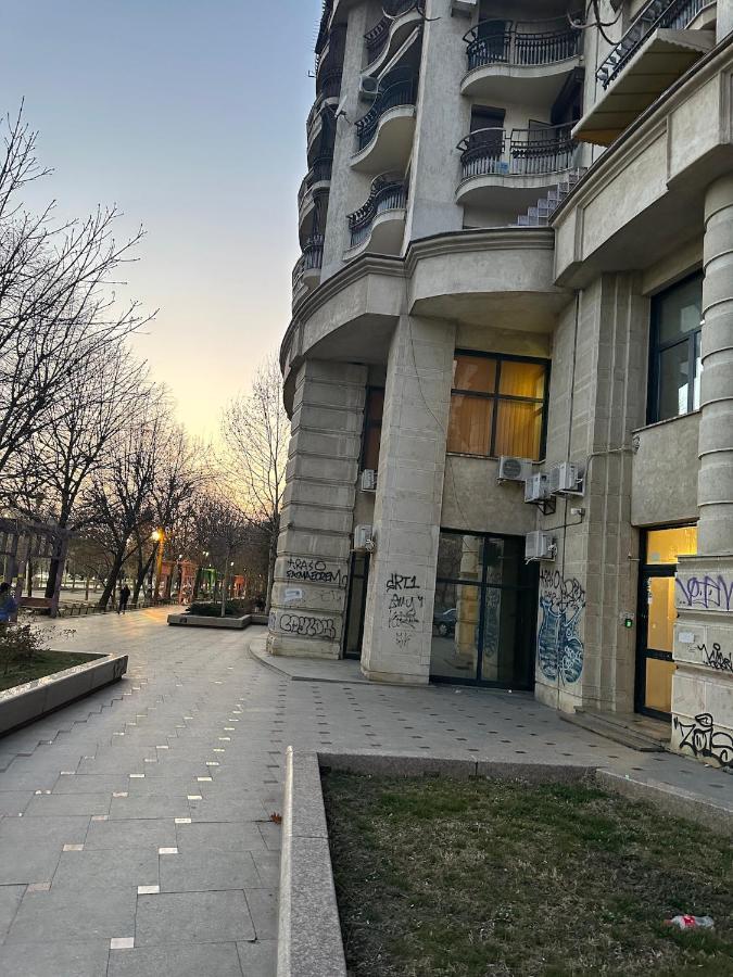 Unirii Lake Tribunal Бухарест Экстерьер фото