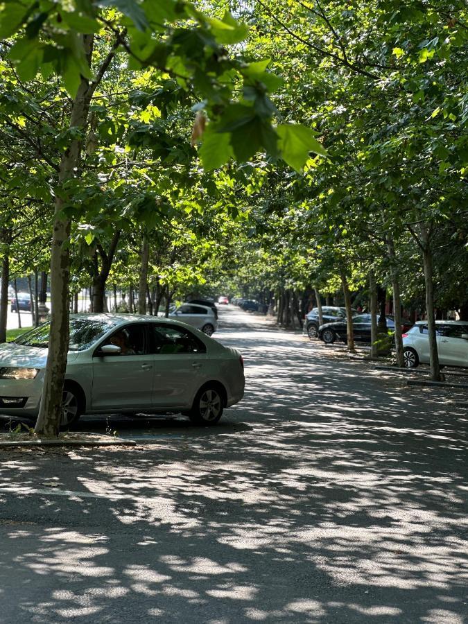Unirii Lake Tribunal Бухарест Экстерьер фото